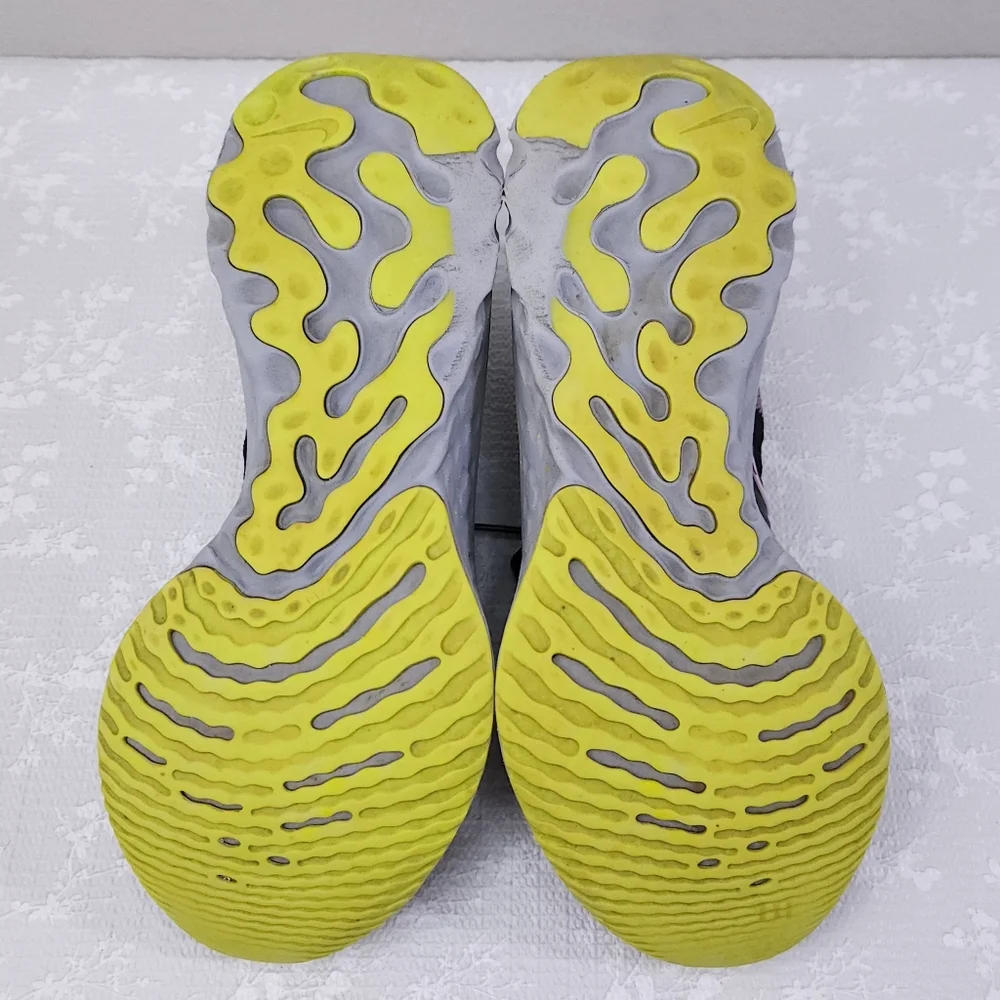 NIKE REACT Infinity Run FlyKnit 2 US 9.5 Violet Dust FK 2 Athletic Sneaker Shoes - Picture 10 of 10